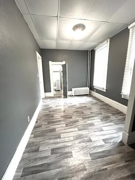 Building Photo - 1401 E Richwoods Blvd