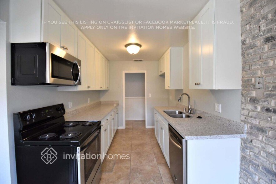 Building Photo - 159 W Woodland Ave