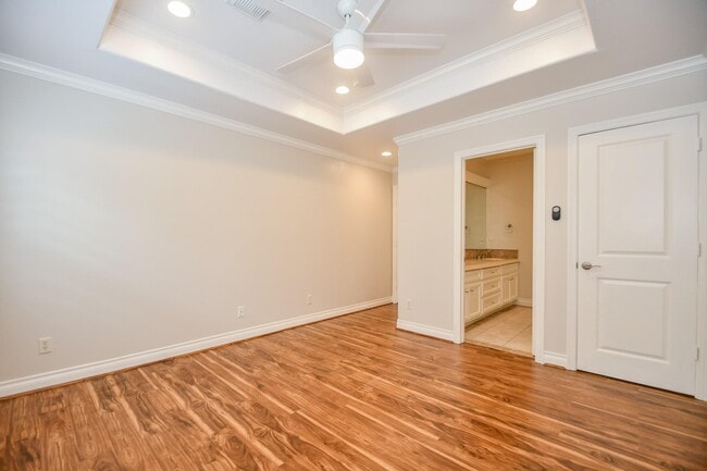 Building Photo - 7626 E Jordan Cove