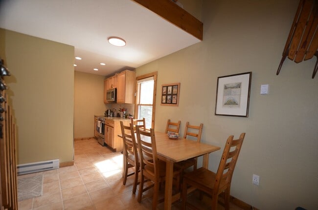 Building Photo - Flexible lease terms! Year available! Pets Negotiable!  Walk to town, community hot tub!