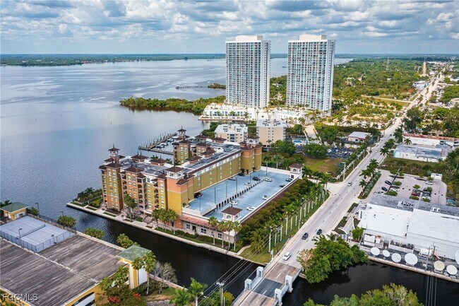 Building Photo - 2825 Palm Beach Blvd