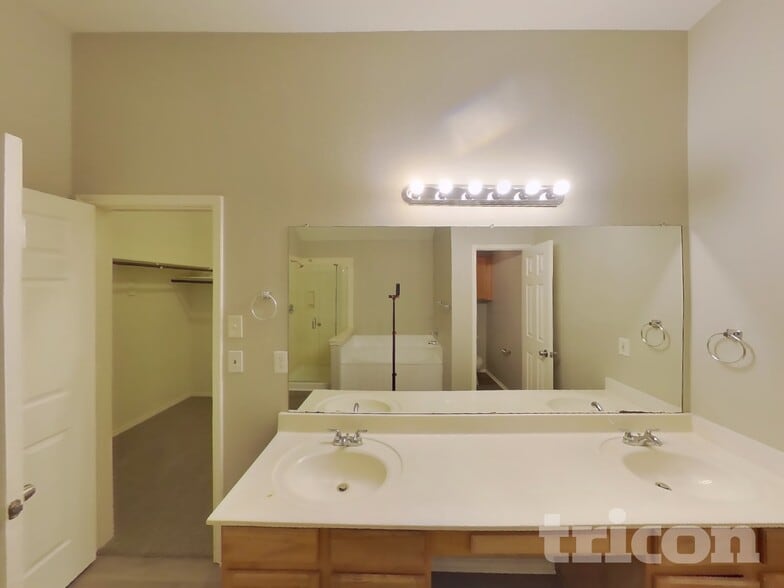 Building Photo - 2109 Pecan Creek Dr