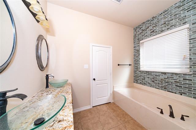 Building Photo - 403 Bellflower Ct