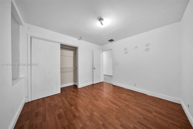 Building Photo - 1853 SW 17th St