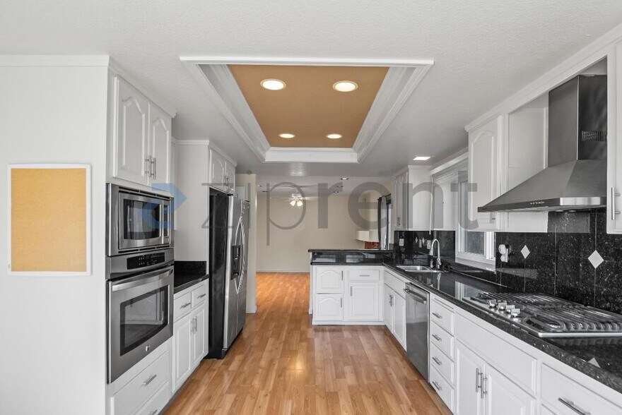 Building Photo - 2030 Laurel Canyon Ct