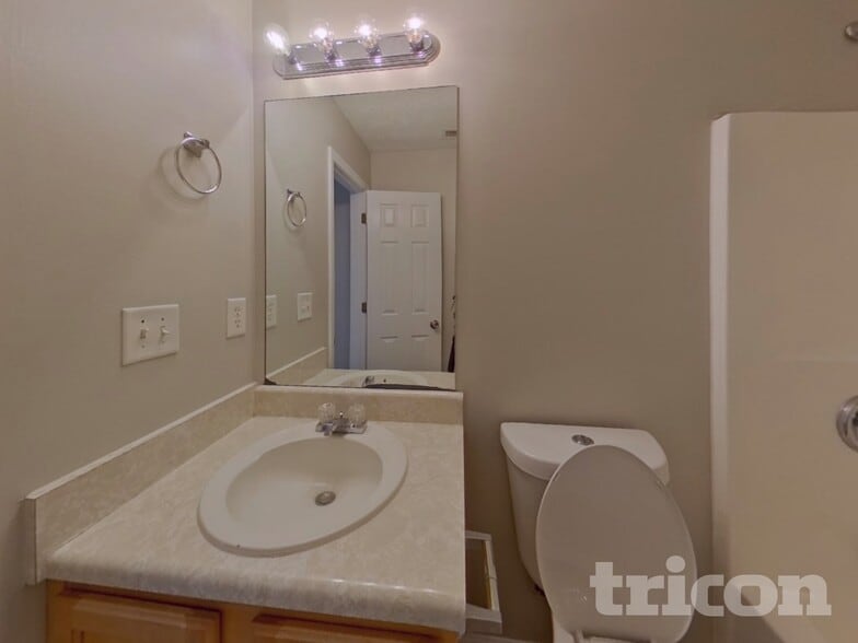 Building Photo - 471 Sawtooth Ln