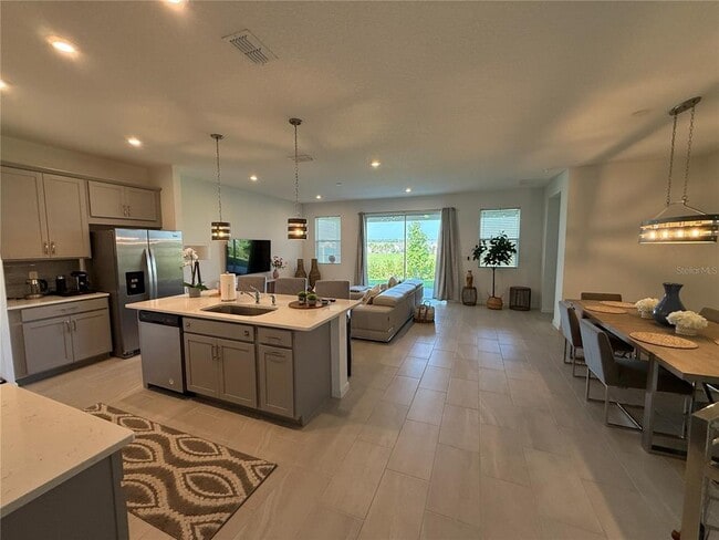 Building Photo - 1165 Lakeshore Breeze Pl
