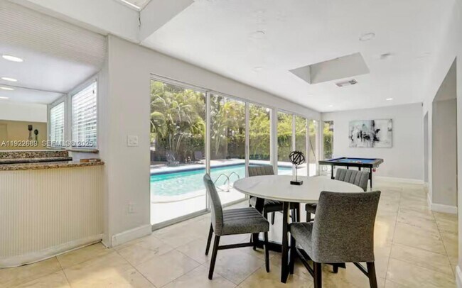 Building Photo - 2080 NE 205th St