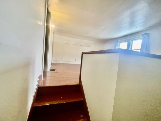 Building Photo - 4 bed 3.5 Bath- Sewickley