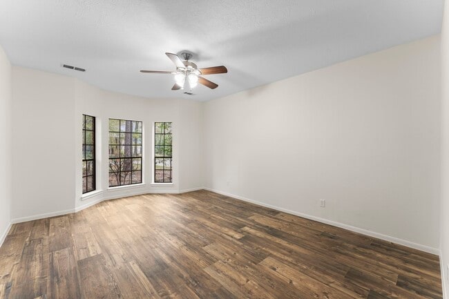 Building Photo - 6 Thornhedge Ct