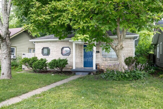 Building Photo - 5161 Primrose Ave