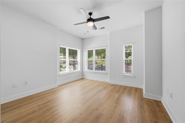 Building Photo - 3101 Govalle Ave