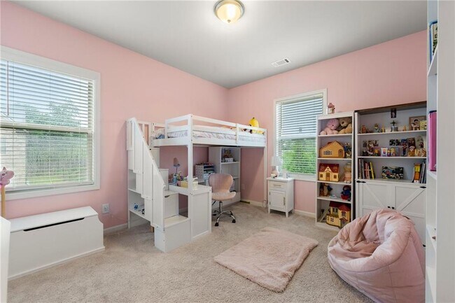 Building Photo - 2170 Trelipe Dr