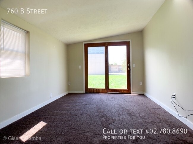 Building Photo - 760 B St