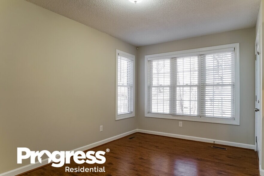 Building Photo - 602 Coventry Dr