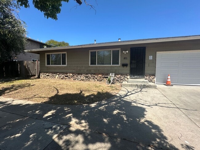 Building Photo - 871 El Cerrito Way