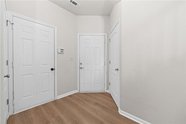 Building Photo - 1058 Treymont Ln SW