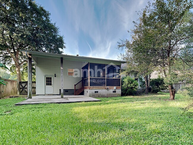 Building Photo - 2210 Sawmill Trace Ln