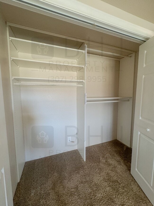 Building Photo - 4 BEDROOM / 2 BATH HOME IN SCSD1!