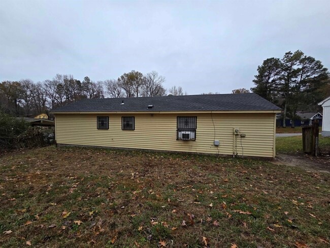 Building Photo - 2192 Lisa Ave