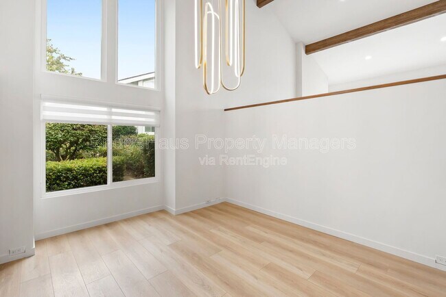 Building Photo - 2143 Caminito San Martin