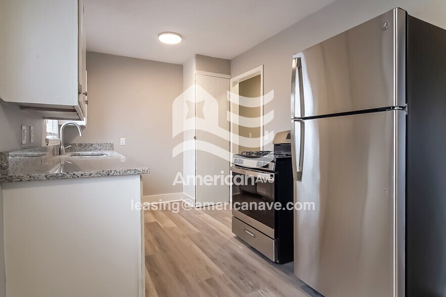 Building Photo - 5215 N Johnstown Ave