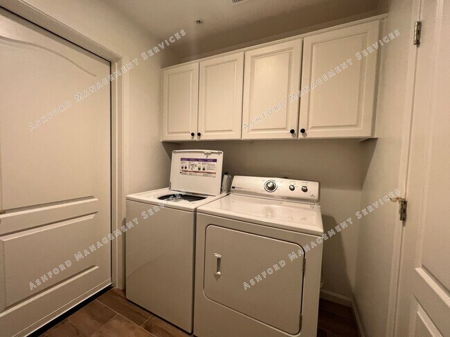 Building Photo - COME HOME TO LUXURY IN GATED GRAYHAWK GOLF...