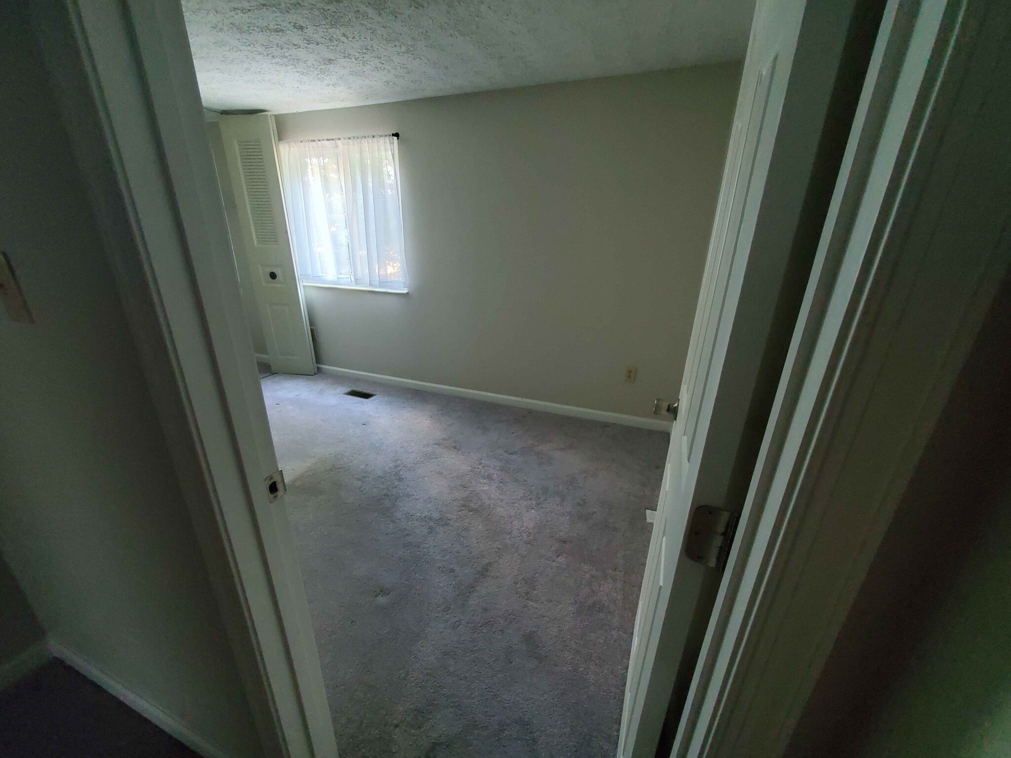 Building Photo - 5993 Rowanberry Dr