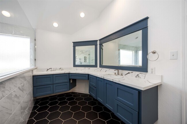 Building Photo - 3419 Crosby Landing