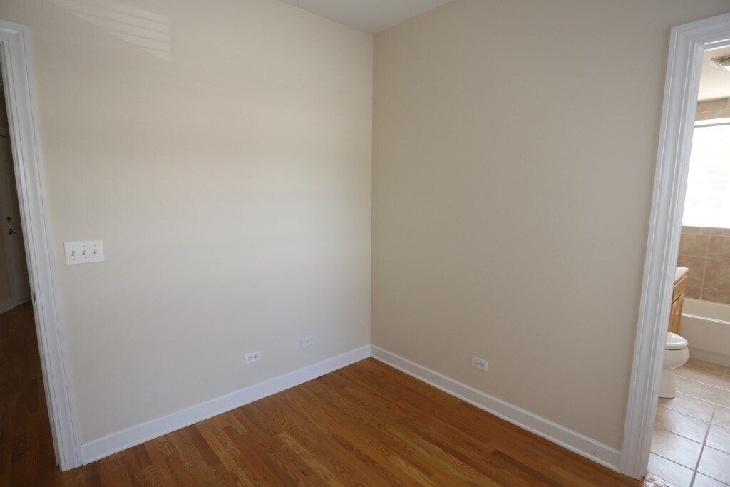 Building Photo - 3250 N Clifton Ave