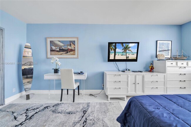 Building Photo - 2501 S Ocean Dr