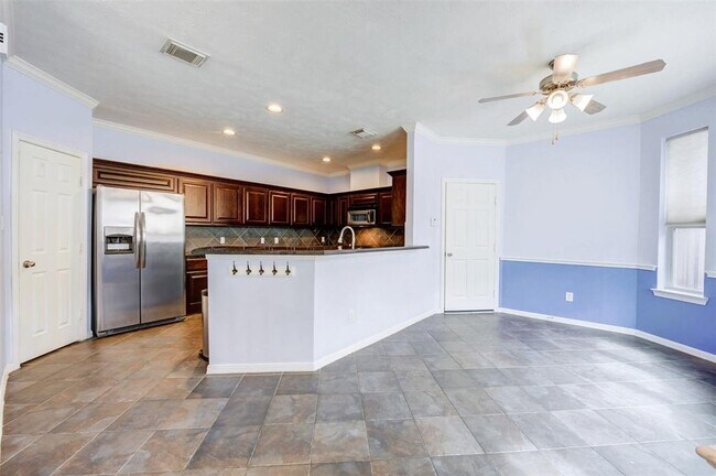 Building Photo - 5411 Kiam St