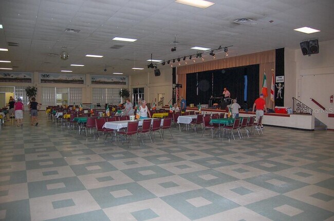 Building Photo - 2042 Australia Way W