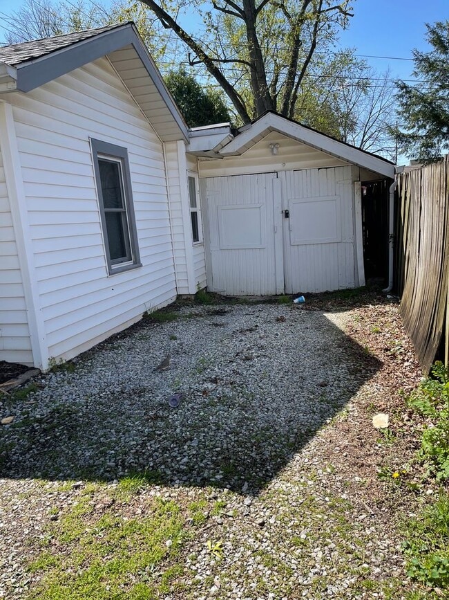 Building Photo - 2BR 1BA House for Rent