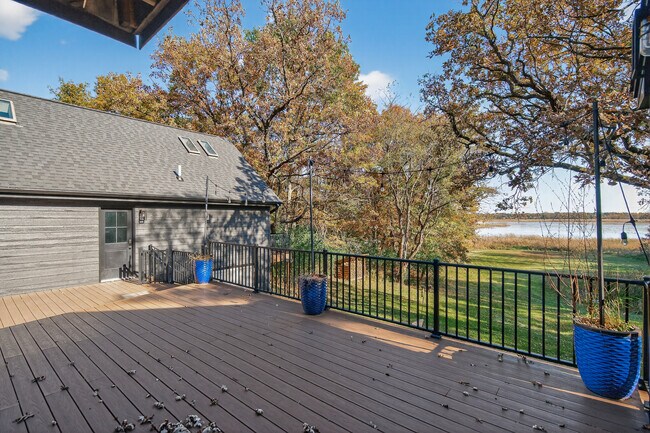 Building Photo - 15801 Andrie St NW