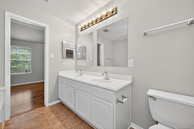 Building Photo - 30 Verbena Bend Pl