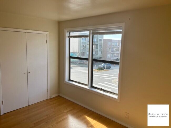 Building Photo - LAUREL HEIGHTS! Spacious 2 BR In Beautiful...