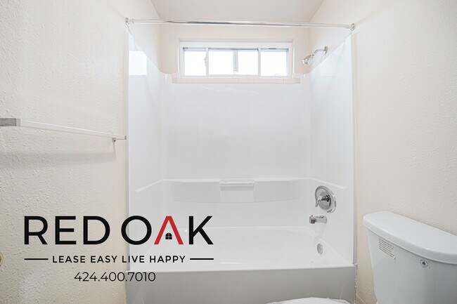 Building Photo - 4900 Clair Del Ave