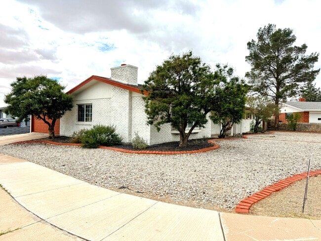 Building Photo - 139 Clairemont Rd
