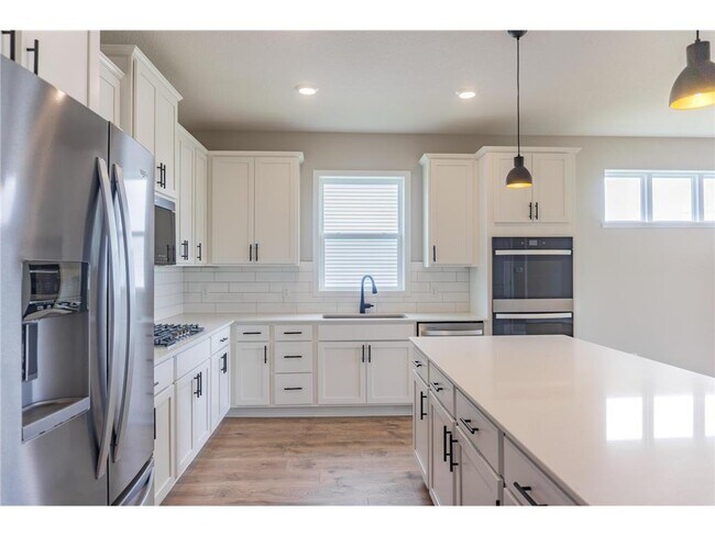 Building Photo - 717 Winterberry Ln