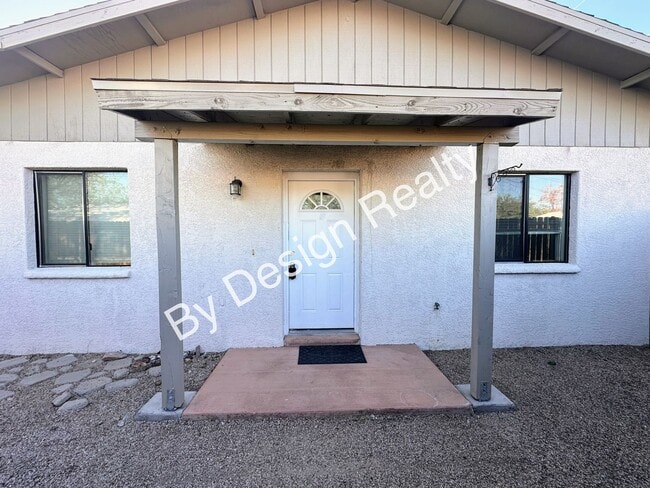 Building Photo - 2-Bed 1-Bath near University of Arizona with private yard