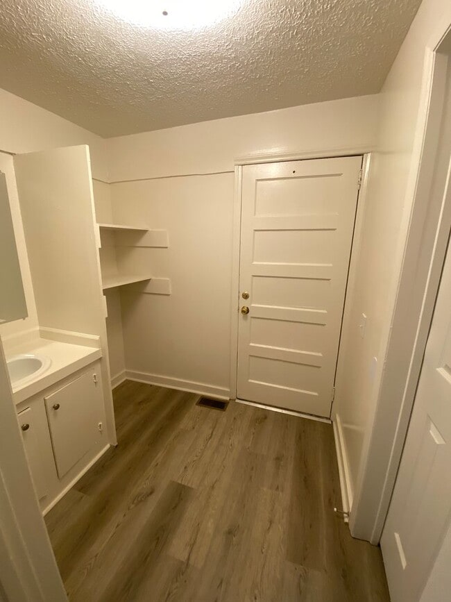 Building Photo - Remodeled 1/1 located in Shelby, NC