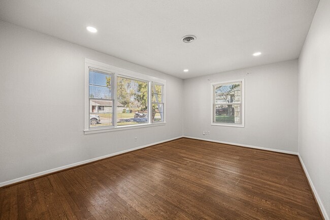 Building Photo - 6619 Maybank Dr