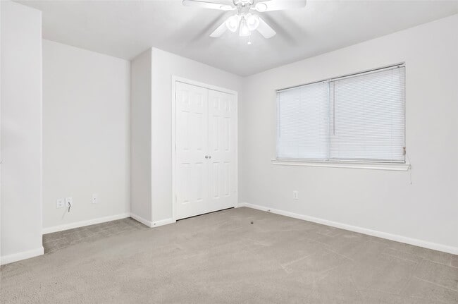 Building Photo - 10231 W Palm Lake Dr