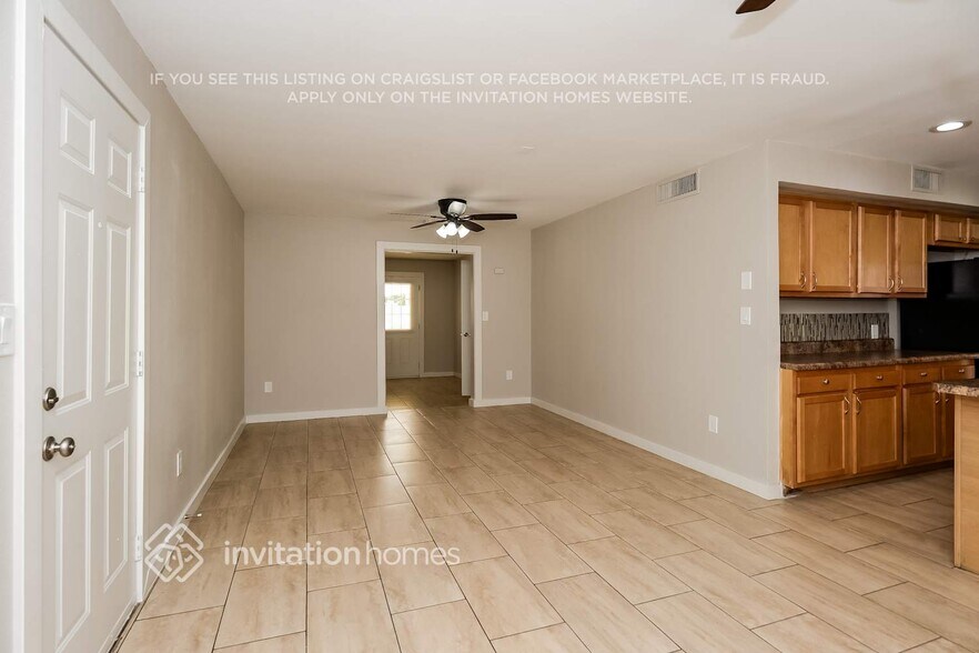 Building Photo - 2211 N 54th Ln