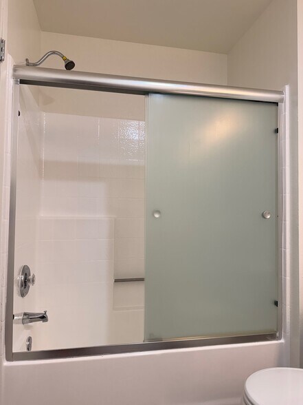 206 - Harbor Court Apartments