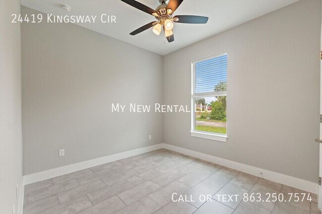 Building Photo - 24419 SW Kingsway Cir