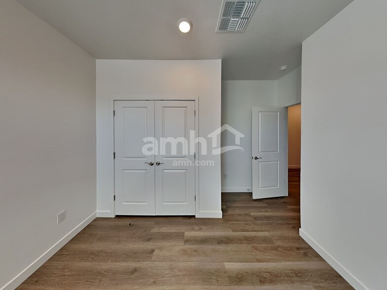 Building Photo - 13061 N Serenity Vly Dr