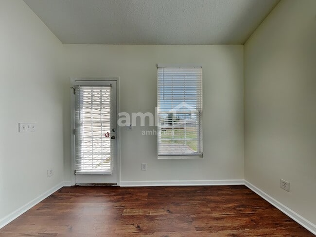 Building Photo - 5318 Ian Dr