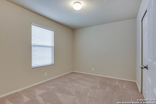 Building Photo - BEAUTIFUL 3-BEDROOM HOME IN MOUNTAIN LAUREL RANCH